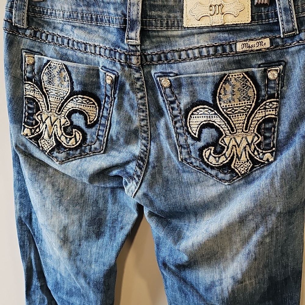 Miss Me Distressed Style 32x34 Mid Rise Boot Cut Jeans